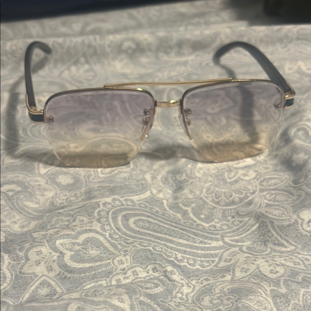 Stylish sun glasses